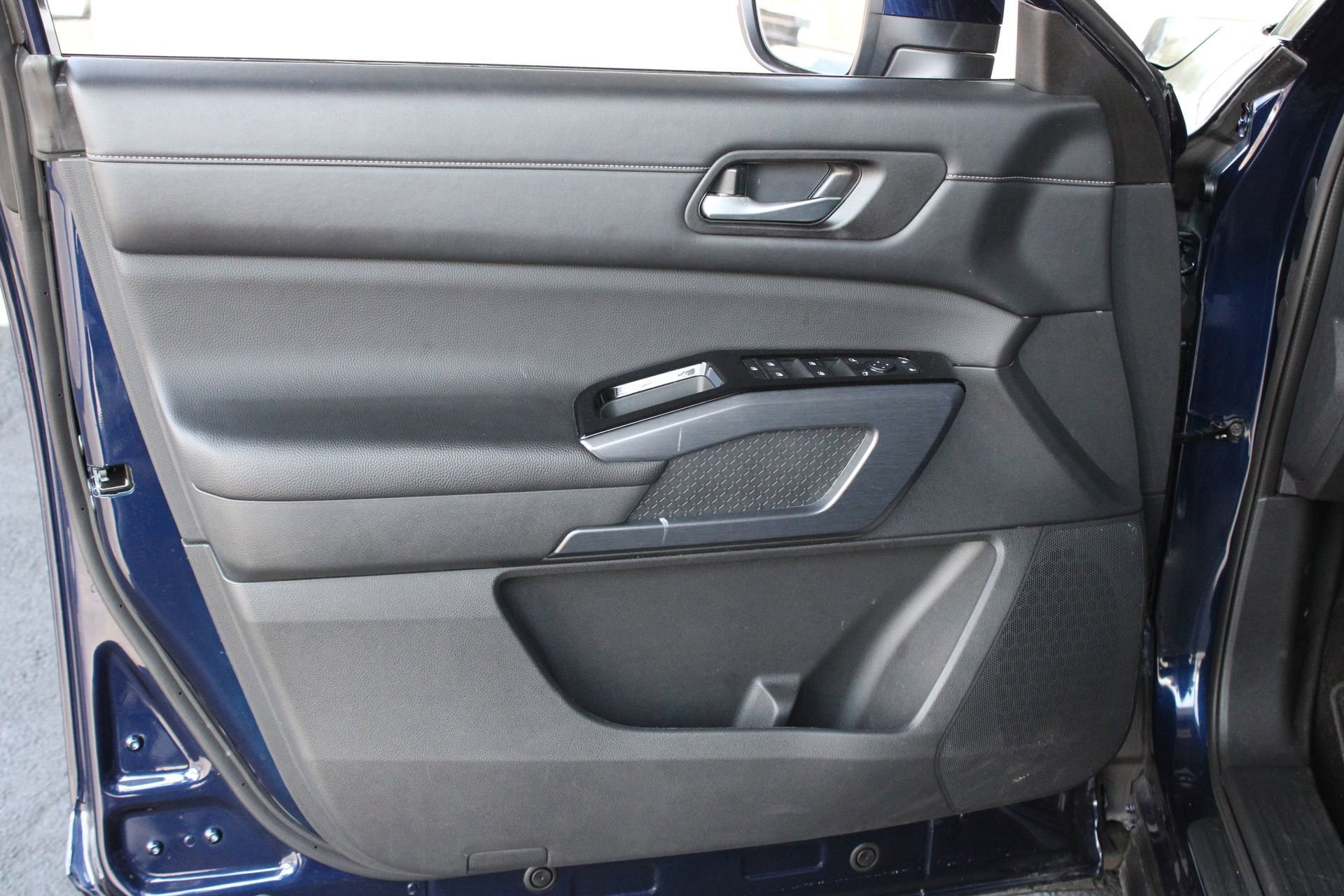 Used 2024 Nissan Pathfinder SL w/ Cargo Package AWD/4WD image 13