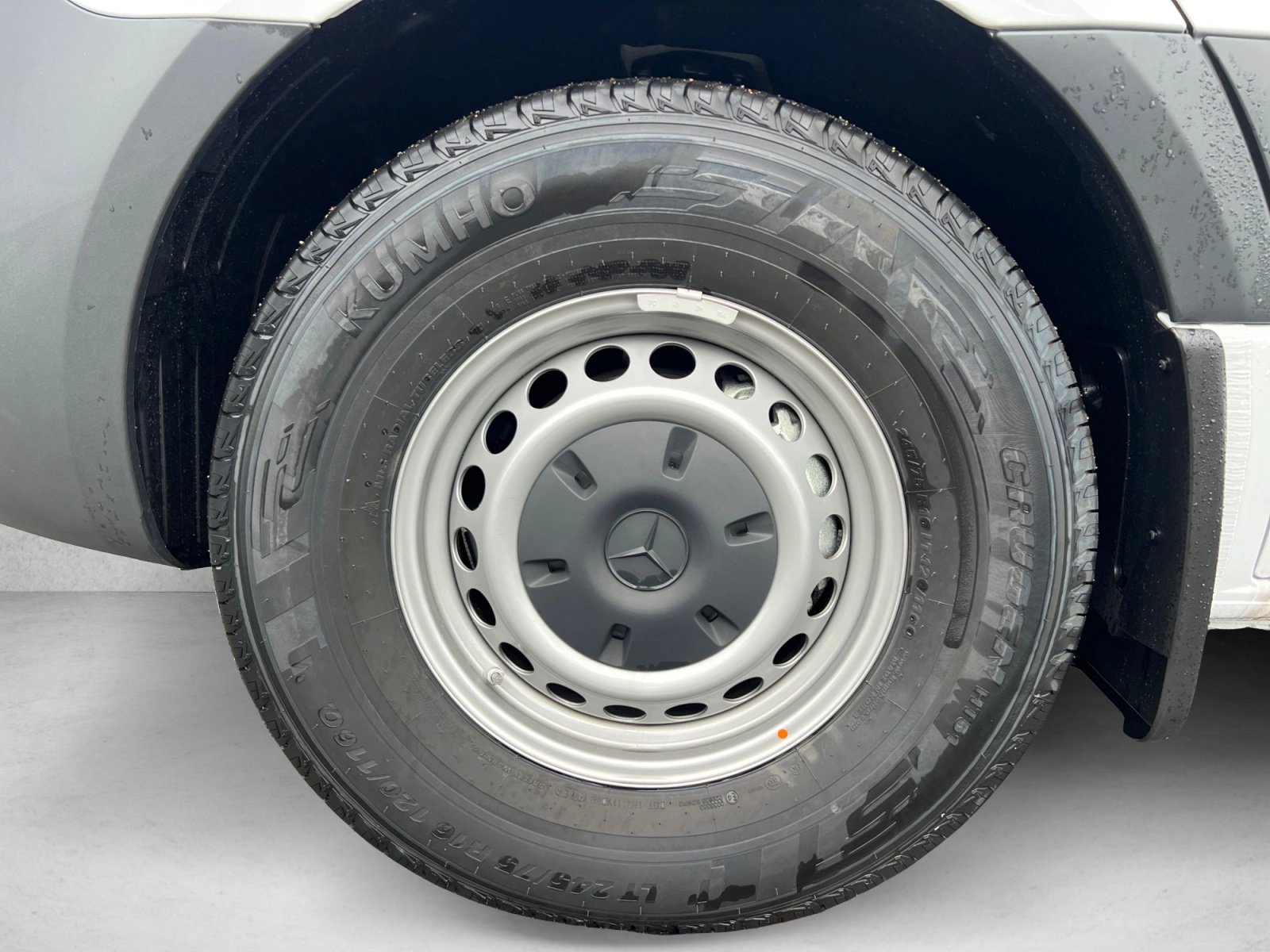 New 2025 Mercedes-Benz eSprinter 170 Cargo image 9