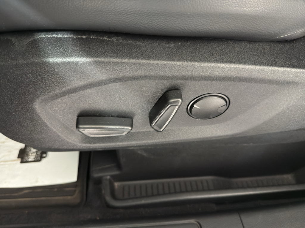 Used 2024 Ford Edge SEL w/ Convenience Package image 20