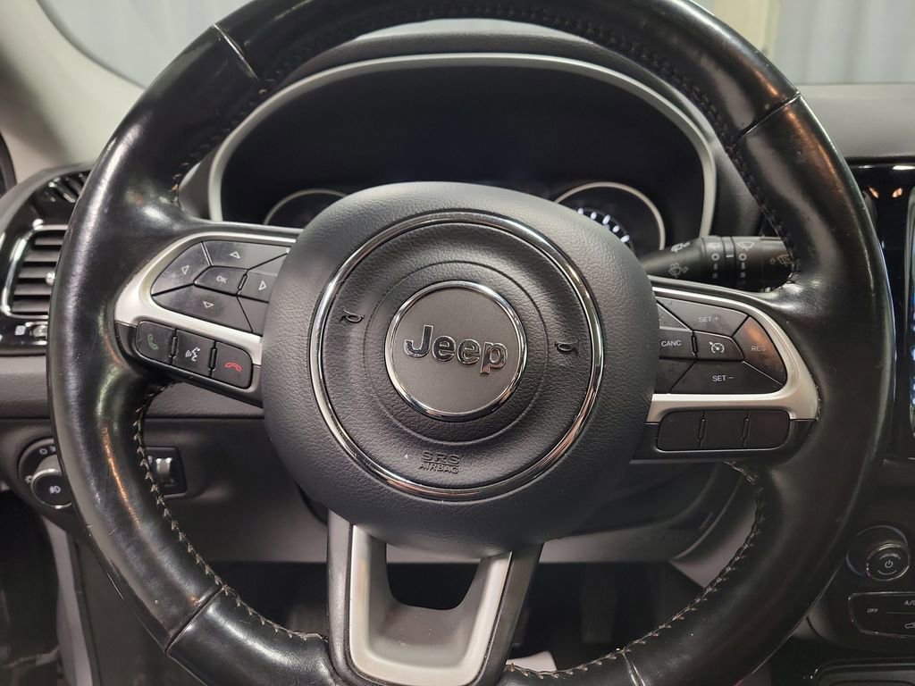 Used 2018 Jeep Compass Limited w/ Navigation Group image 18