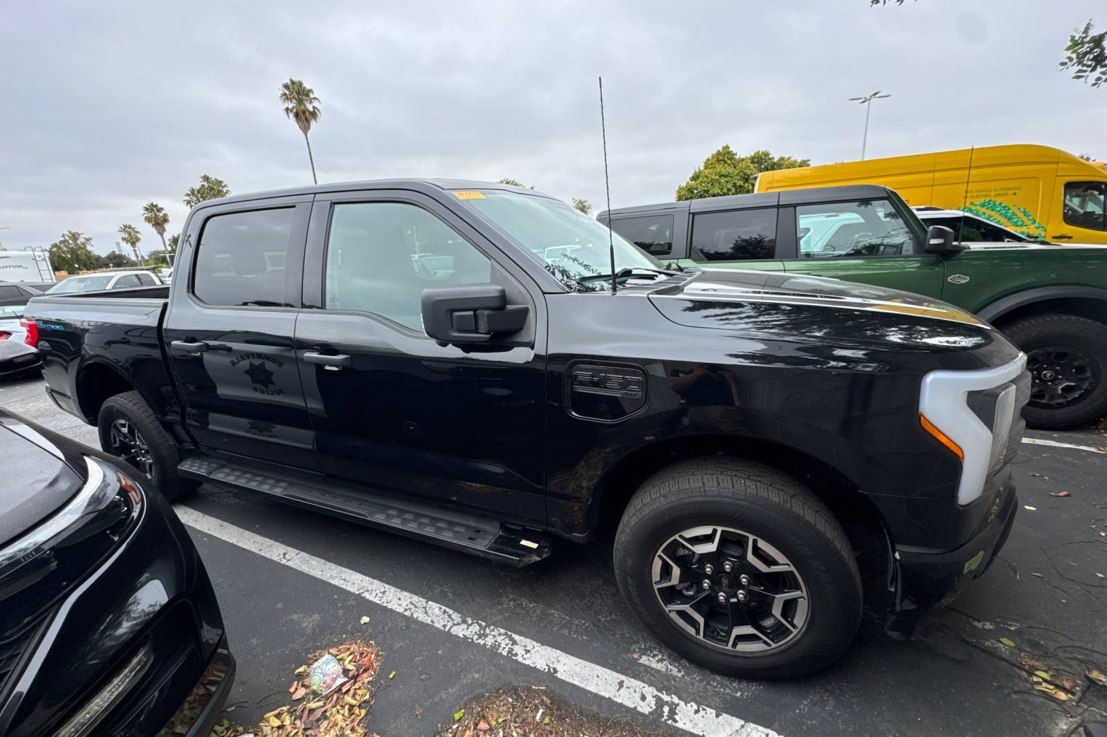 Used 2023 Ford F150 Lightning XLT AWD/4WD image 2