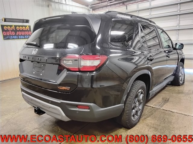 Used 2025 Honda Pilot TrailSport image 3