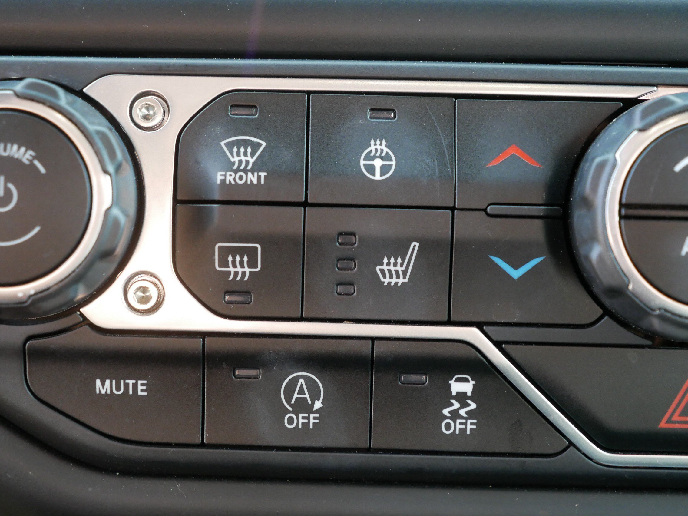 Used 2022 Jeep Wrangler Unlimited Sahara AWD/4WD image 32