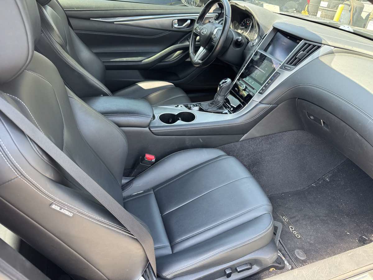 Used 2020 INFINITI Q60 3.0t Luxe RWD image 12