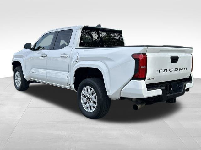 Certified 2026 Toyota Tacoma SR5 AWD/4WD image 3