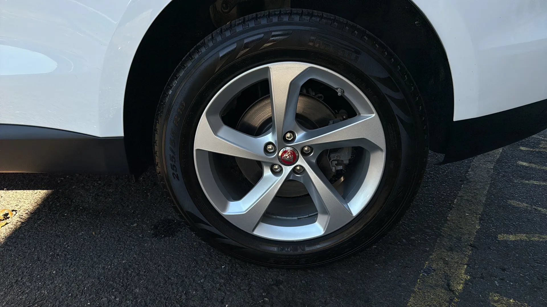 Used 2020 Jaguar F-PACE Premium AWD/4WD image 15