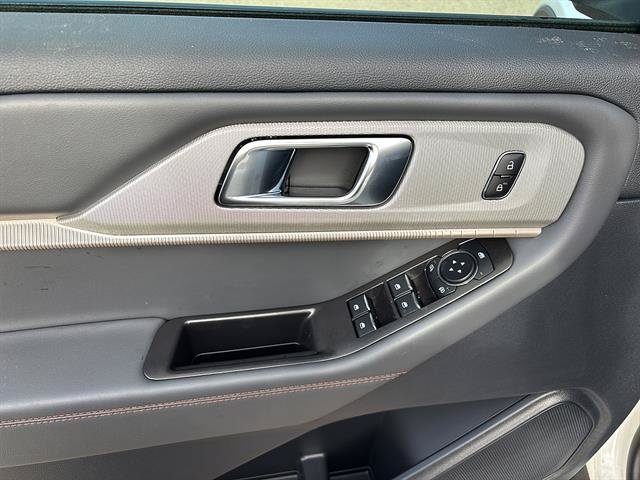 New 2026 Ford Explorer Active w/ Active Comfort Package AWD/4WD image 13