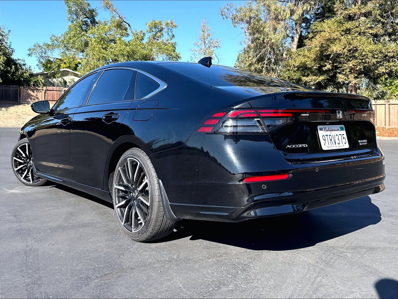 Used 2025 Honda Accord Touring image 2