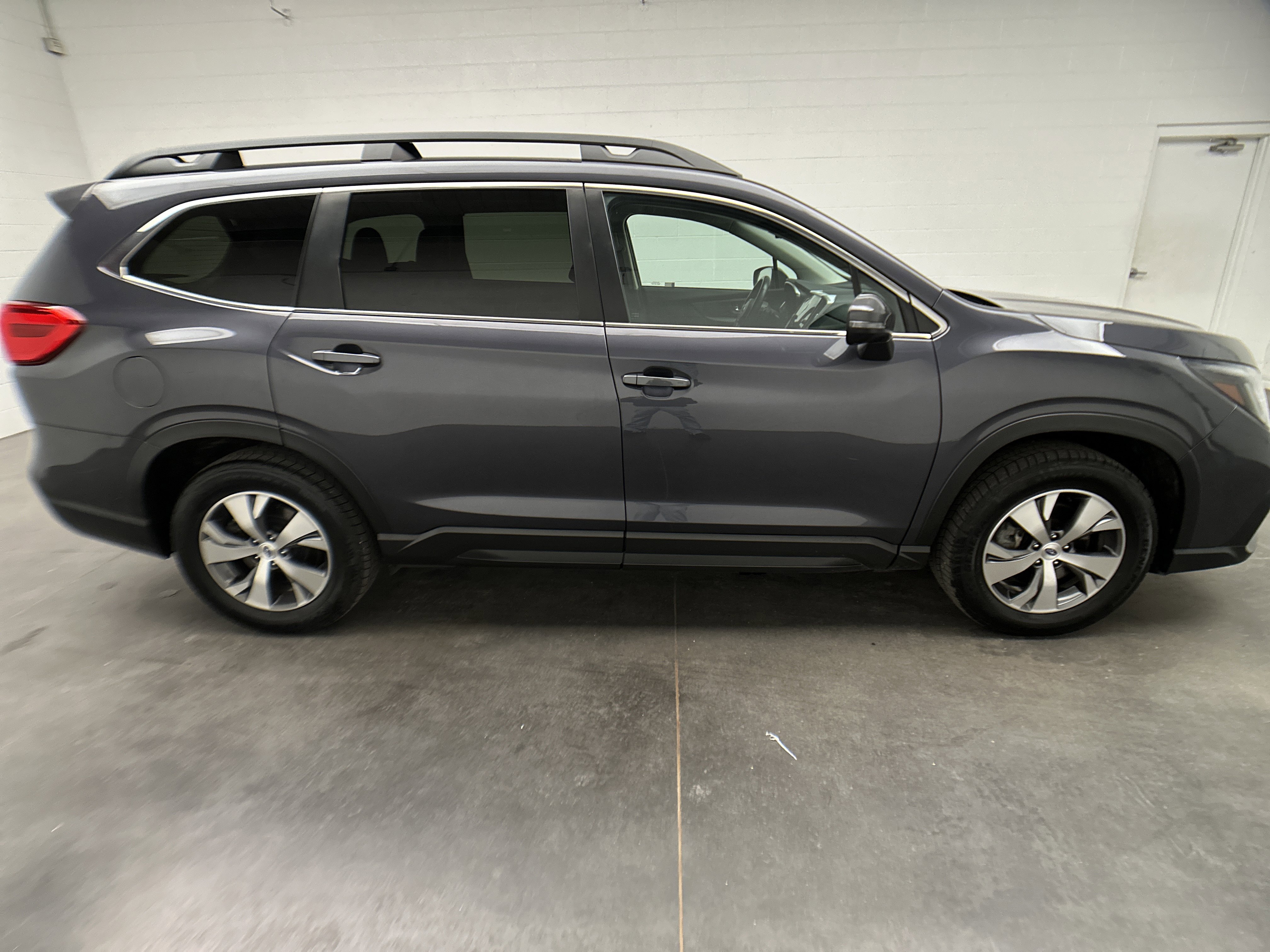 Used 2023 Subaru Ascent Premium w/ Convenience Package image 10