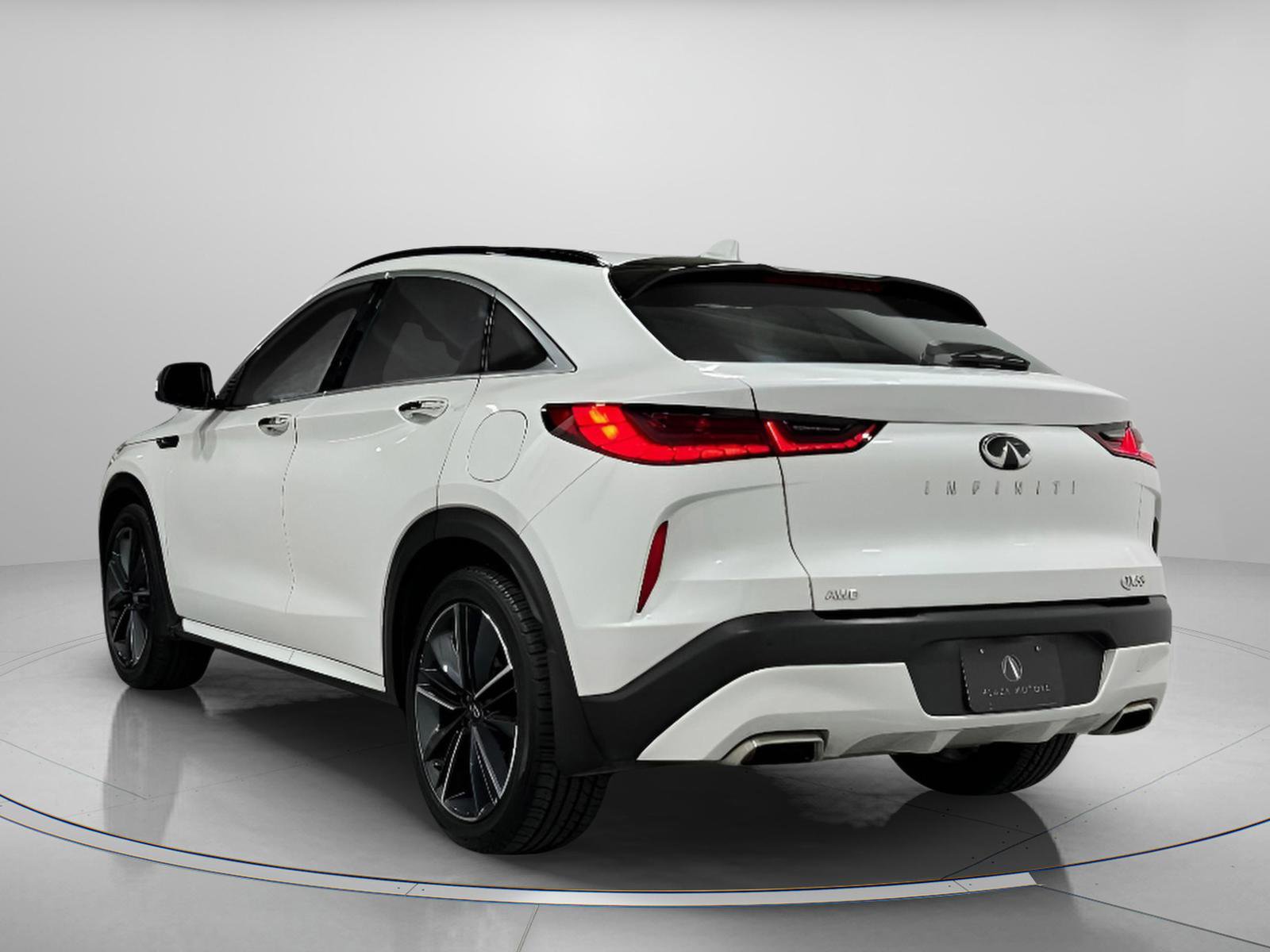 Used 2025 INFINITI QX55 Luxe w/ Cargo Package image 3