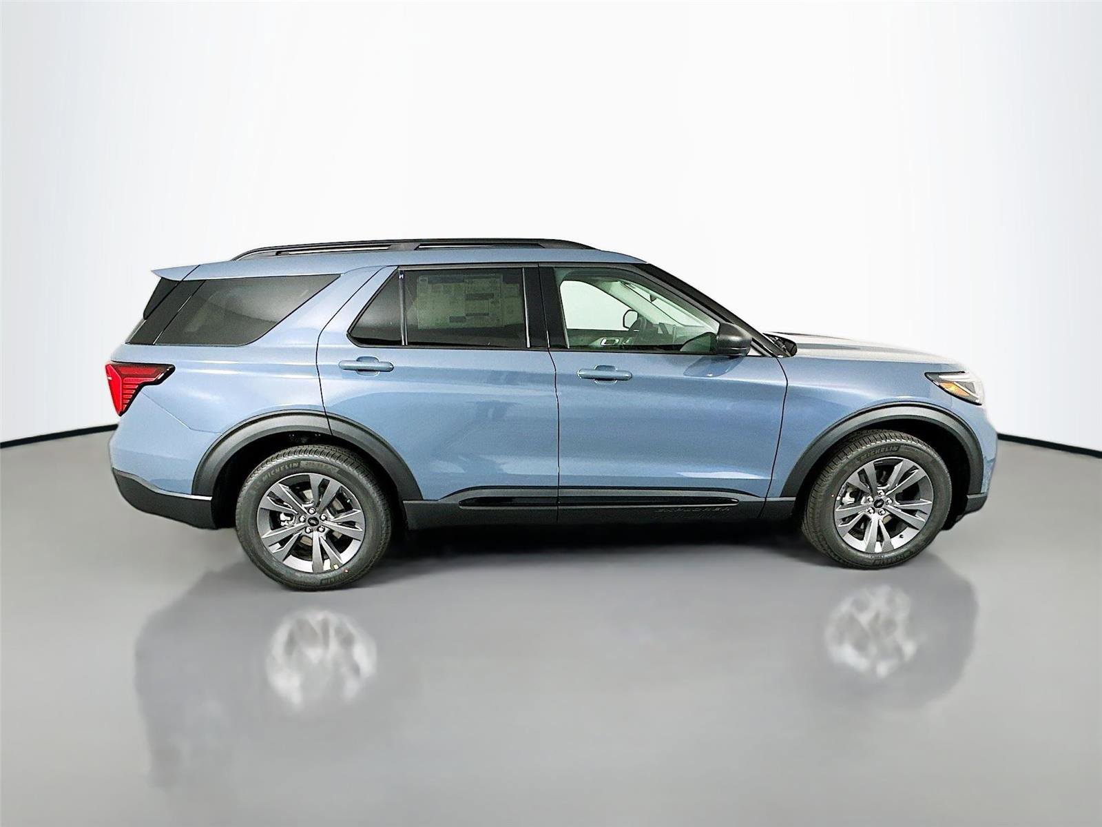 New 2026 Ford Explorer Active w/ Active Comfort Package image 8
