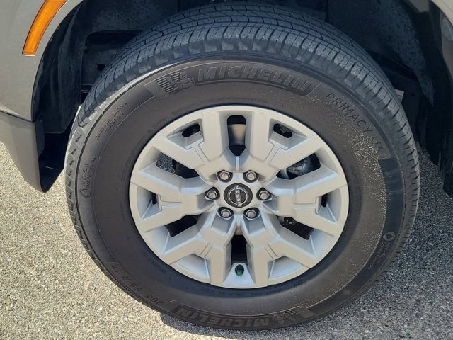Certified 2023 Nissan Frontier SV AWD/4WD image 12