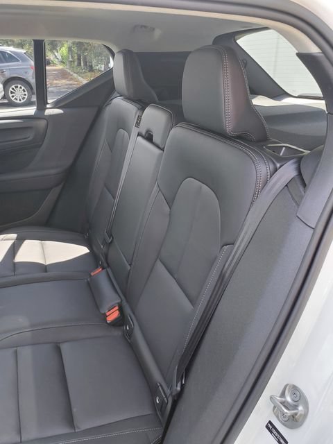 Certified 2026 Volvo XC40 B5 Plus AWD/4WD image 23