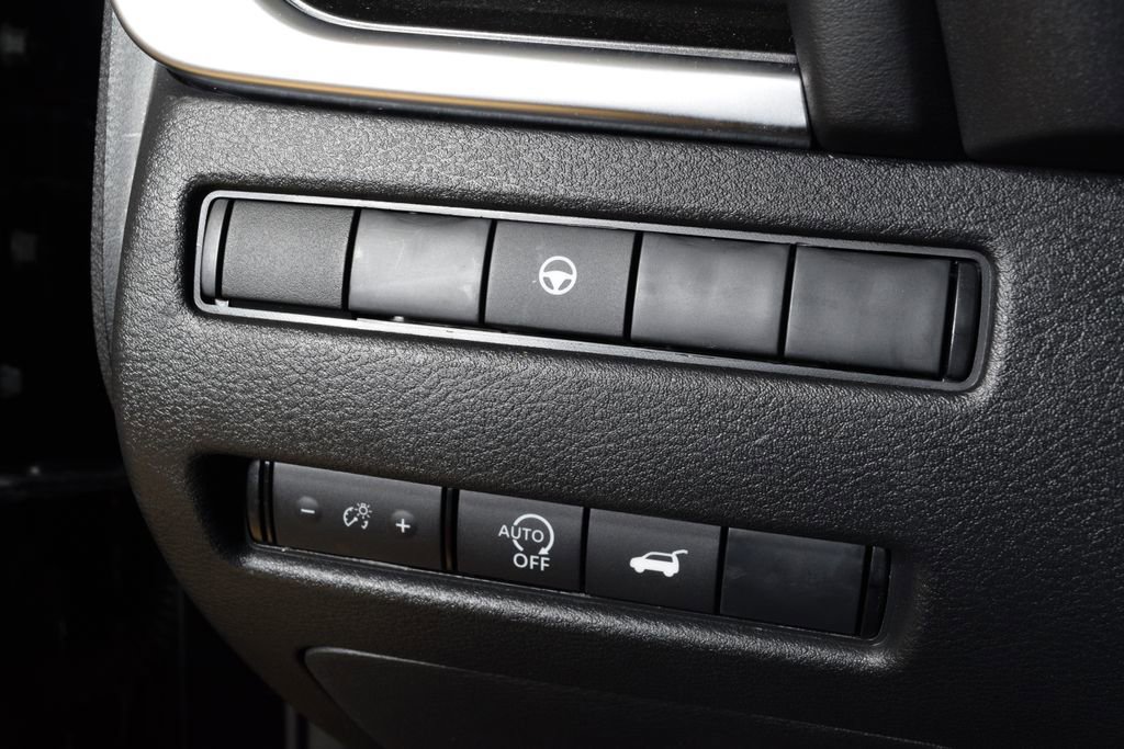 Used 2026 Nissan Rogue SV AWD/4WD image 15