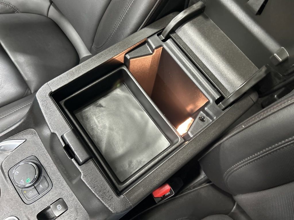 Used 2023 Chevrolet Traverse RS image 30