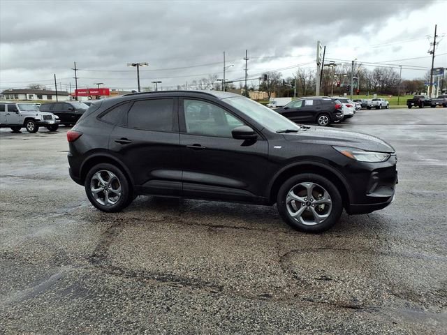 Used 2025 Ford Escape ST-Line image 9