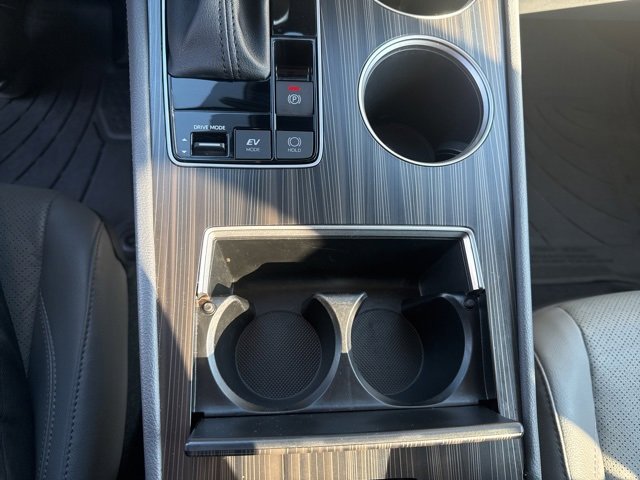 Used 2023 Toyota Sienna Limited image 19