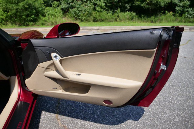 Used 2007 Chevrolet Corvette Convertible w/ Preferred Equipment Group RWD image 35