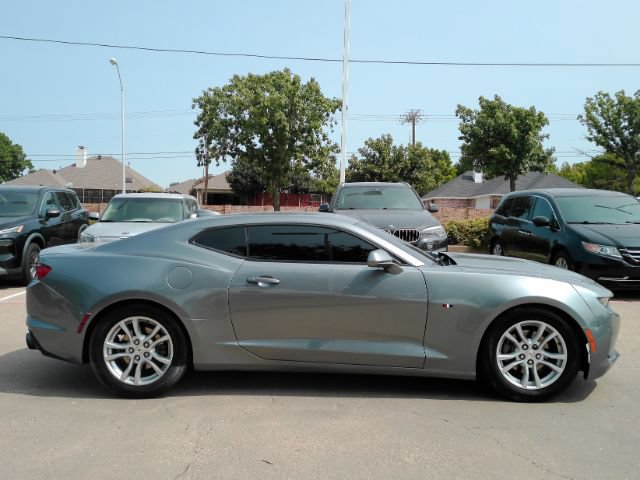 Used 2022 Chevrolet Camaro LT w/ Technology Package RWD image 5