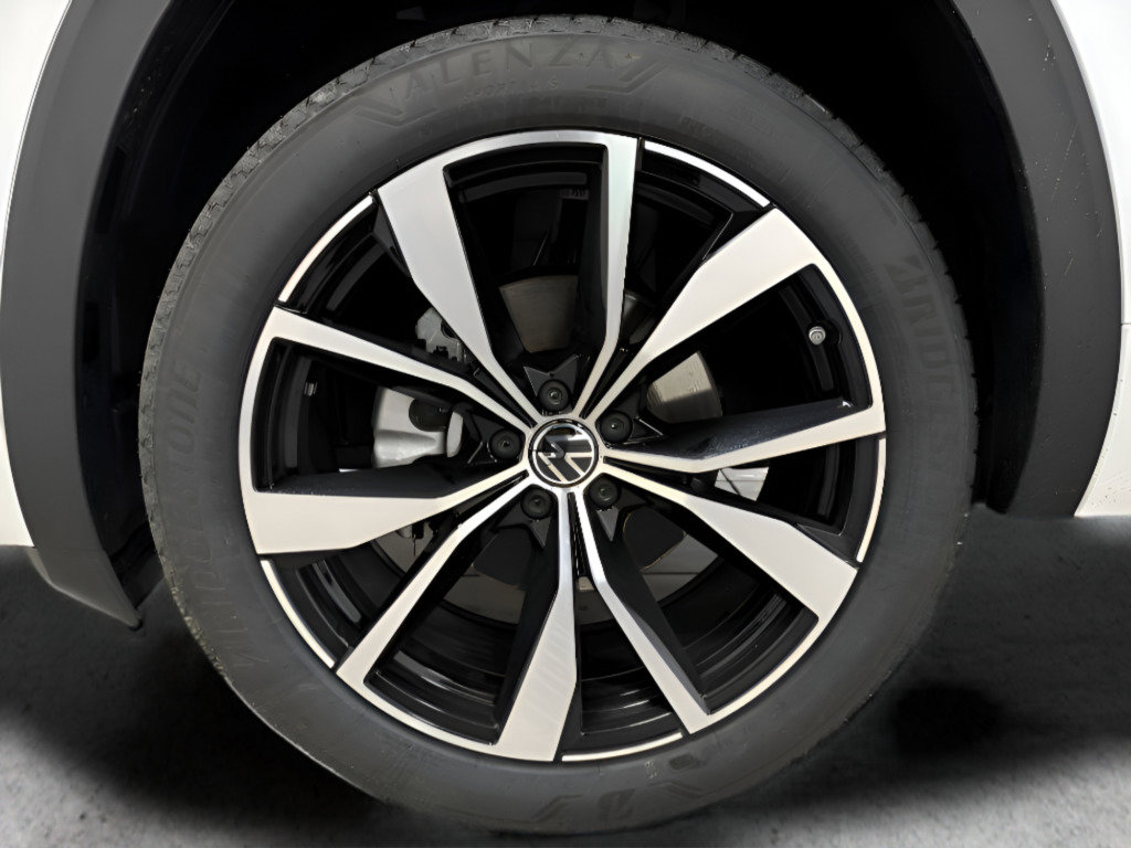 New 2026 Volkswagen Atlas SEL Premium R-Line image 29