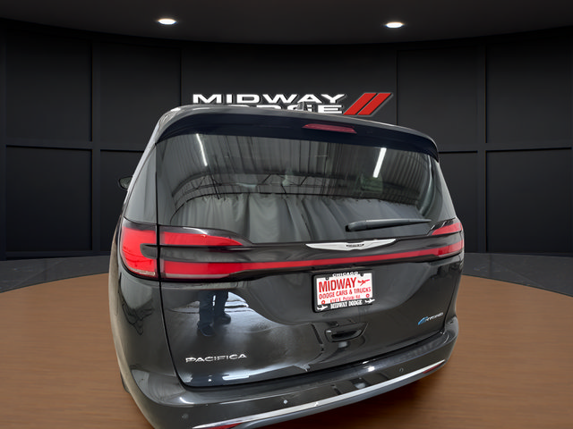 Used 2024 Chrysler Pacifica Limited FWD image 6