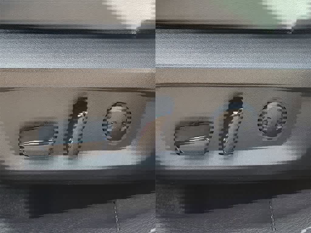 Used 2024 Mitsubishi Outlander SE image 21