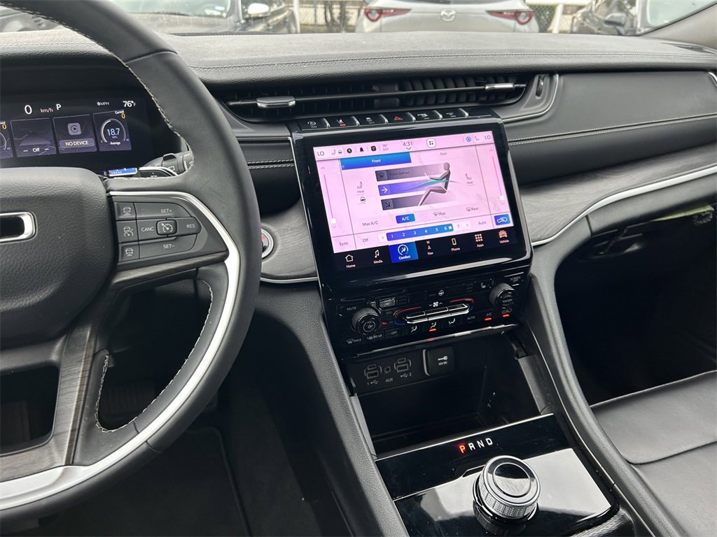 Used 2025 Jeep Grand Cherokee L Limited image 19