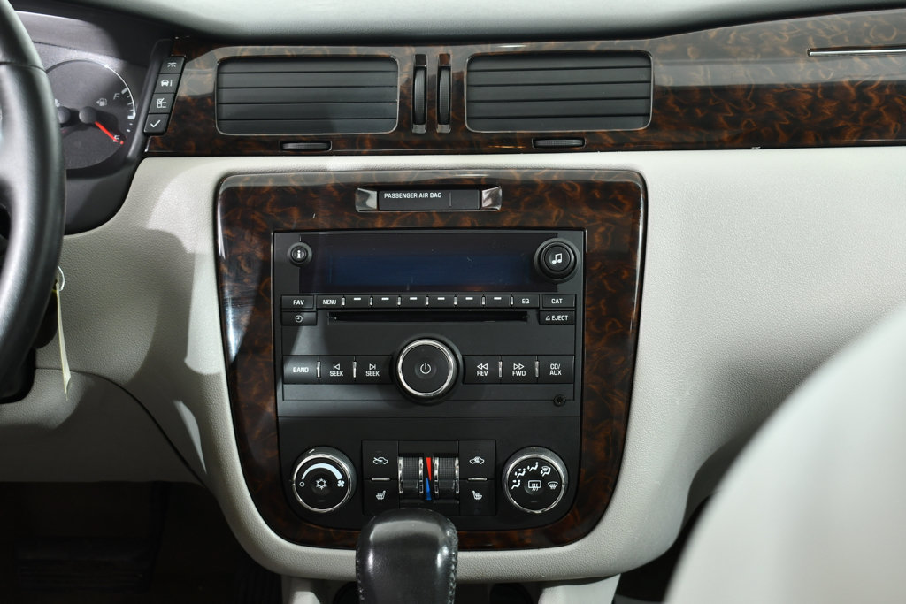 Used 2012 Chevrolet Impala LTZ FWD image 9