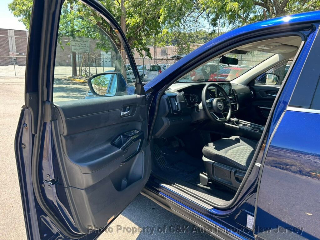 Used 2022 Nissan Pathfinder S AWD/4WD image 26