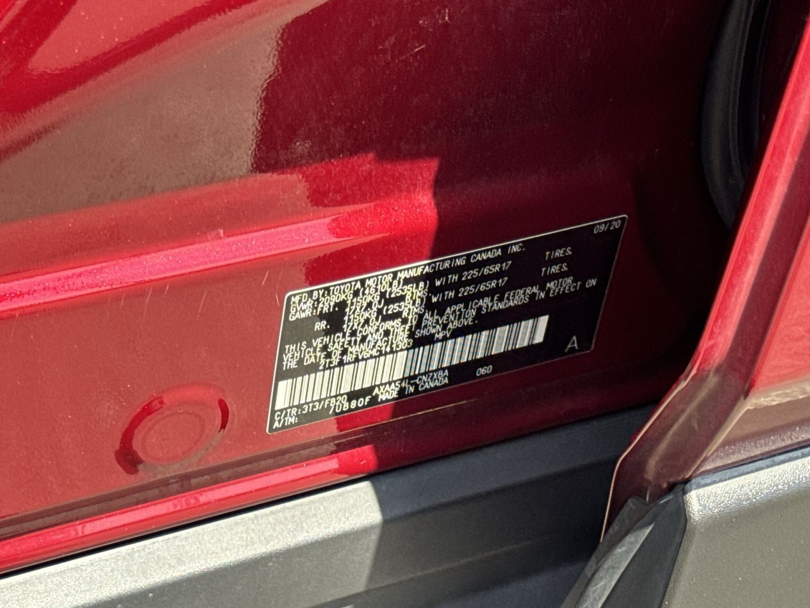 Used 2021 Toyota RAV4 LE w/ Carpet Mat Package (TMS) AWD/4WD image 28