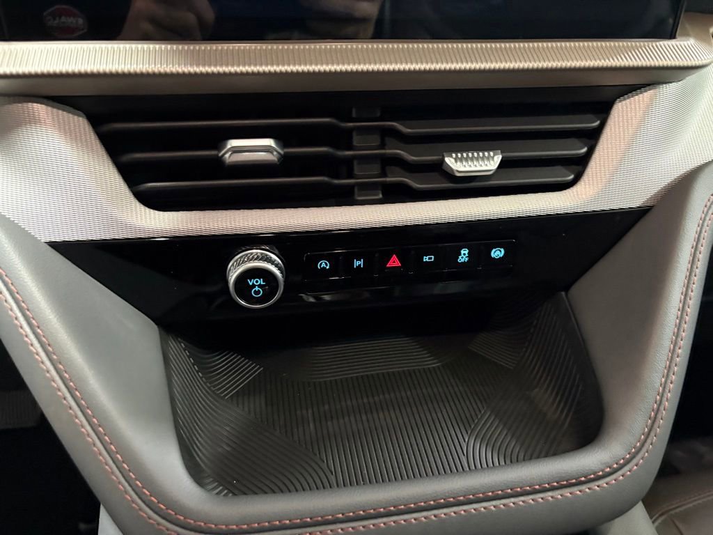 New 2026 Ford Explorer Active w/ Active Comfort Package image 20