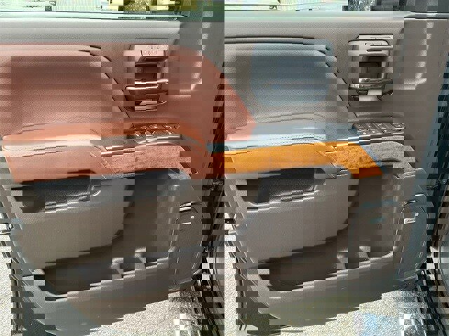 Used 2018 Chevrolet Silverado 2500 High Country w/ Duramax Plus Package image 16