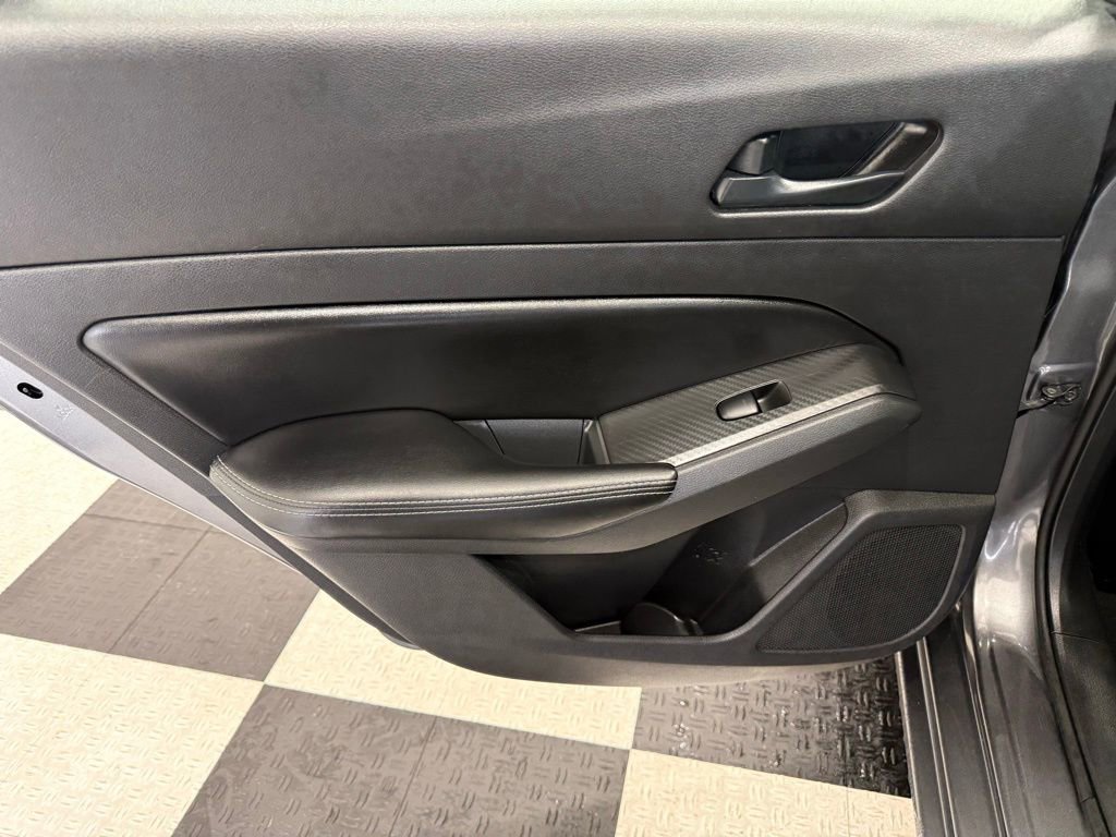 Used 2024 Nissan Altima 2.5 SV FWD image 17