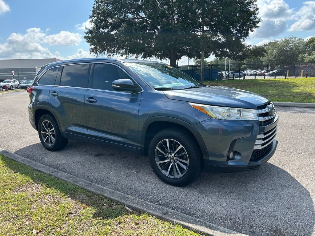 Used 2018 Toyota Highlander XLE FWD image 7