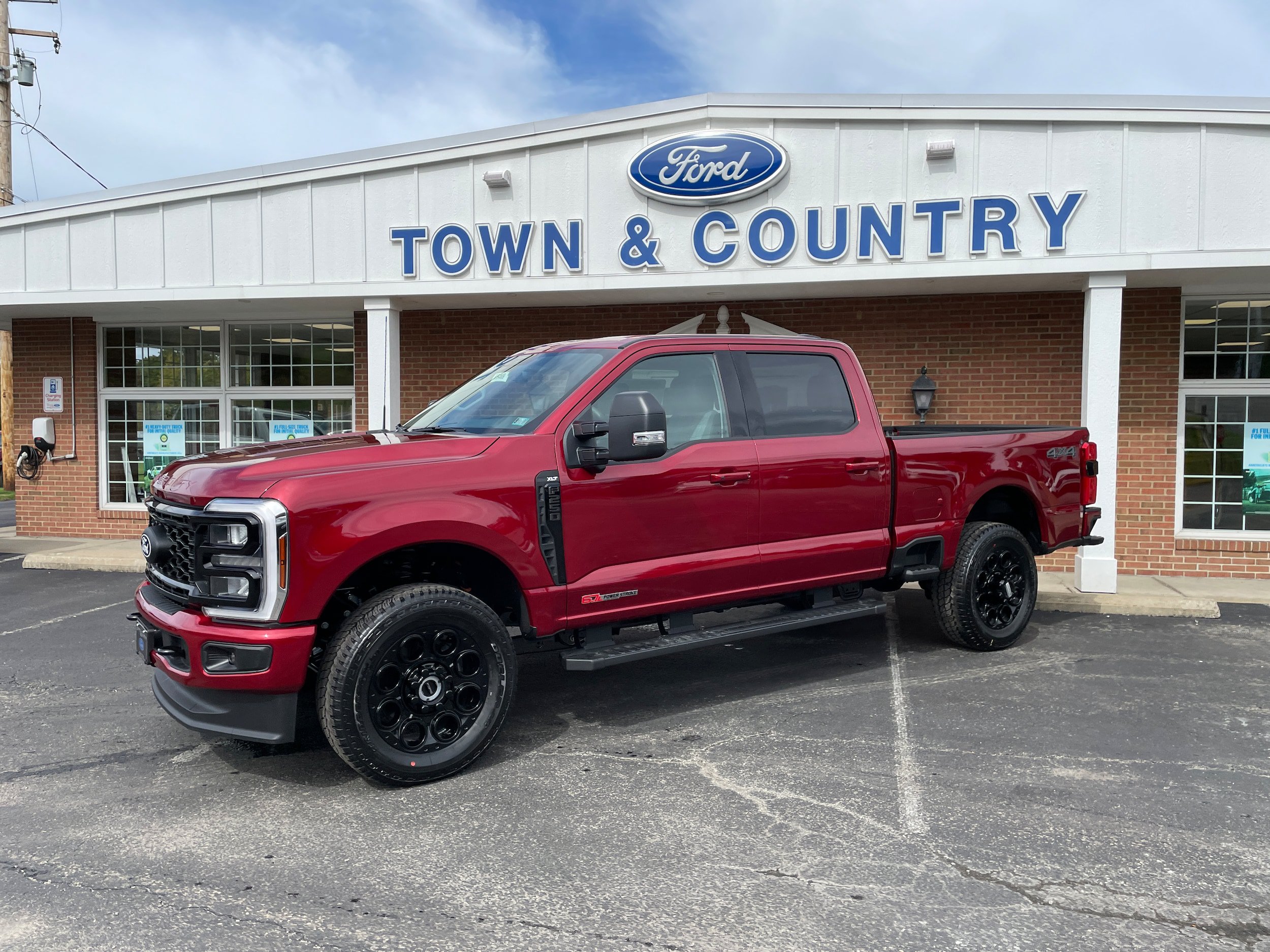 New 2027 Ford F250 XLT w/ XLT Premium Package AWD/4WD image 4