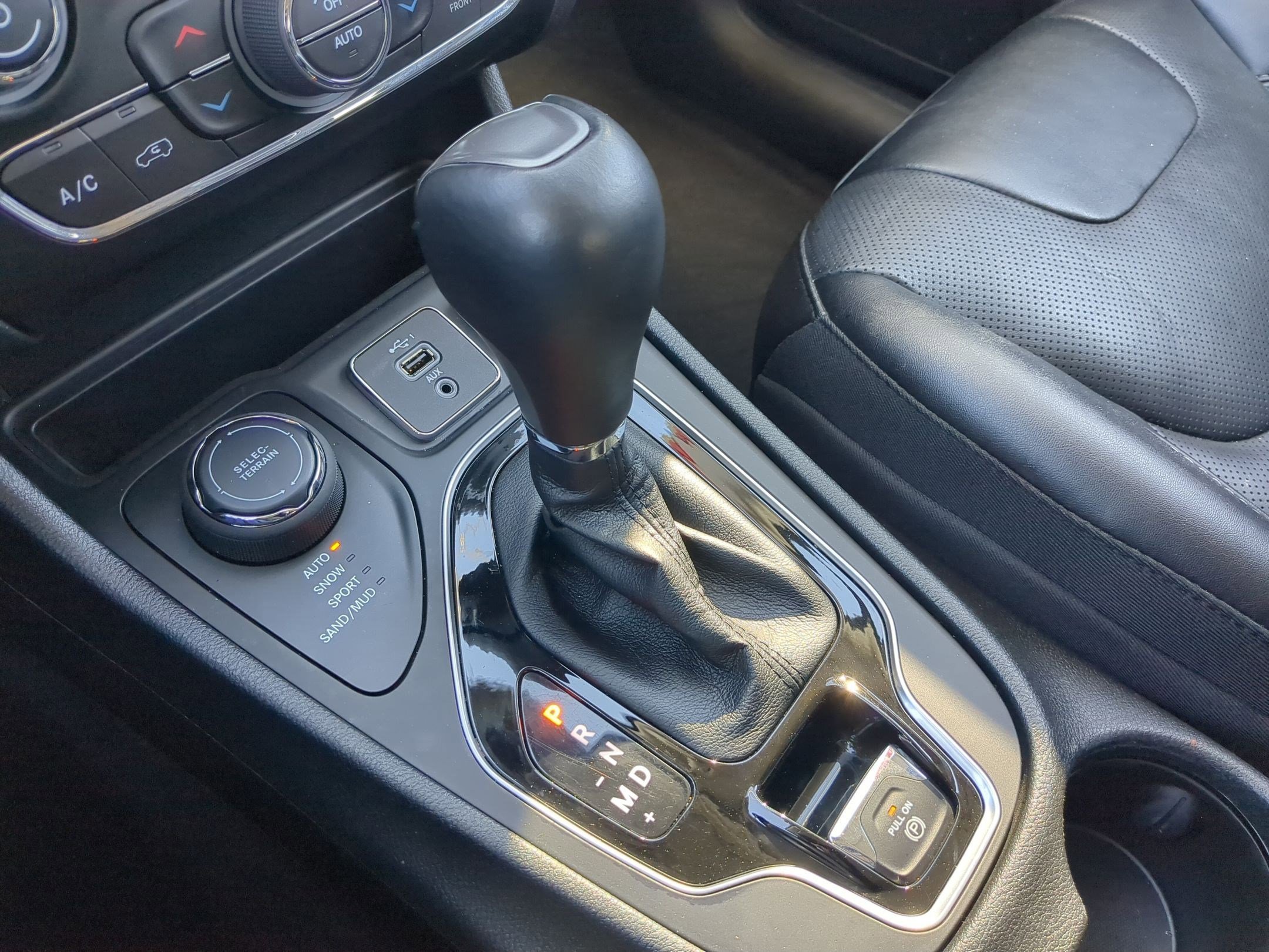 Used 2023 Jeep Cherokee Altitude Lux image 24
