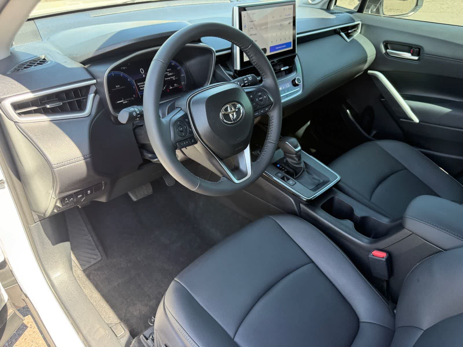 Used 2026 Toyota Corolla Cross XLE w/ Convenience Package FWD image 11