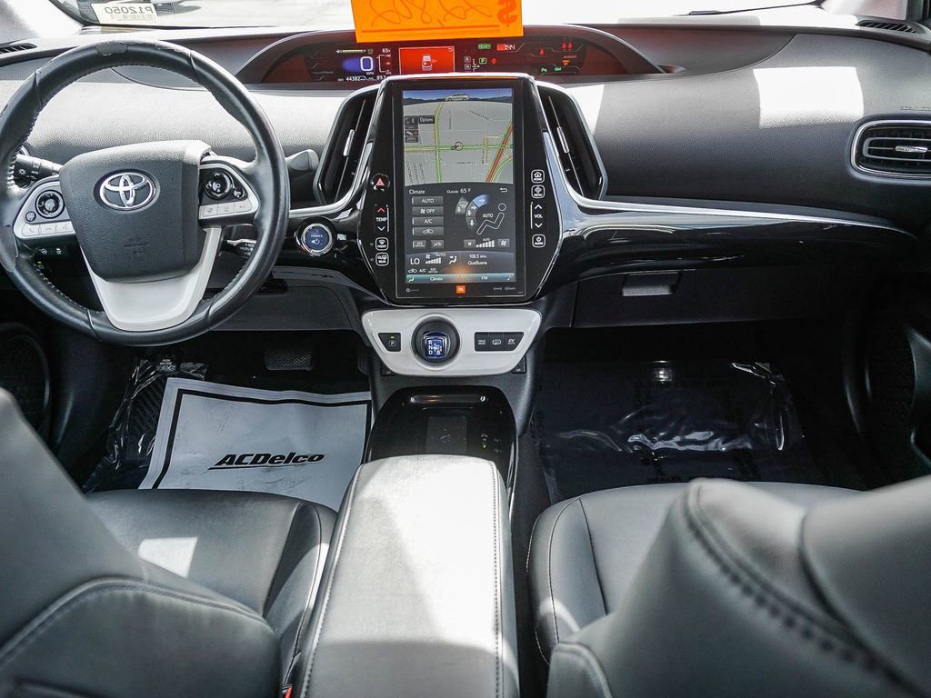 Used 2017 Toyota Prius Prime Advanced w/ Preferred Accessory Package FWD image 14