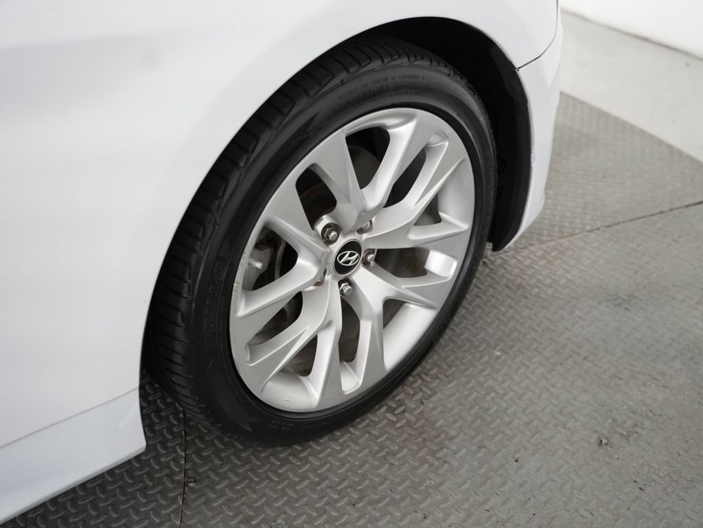 Used 2015 Hyundai Genesis 3.8 RWD image 51
