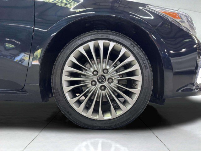 Used 2018 Toyota Avalon Limited image 54