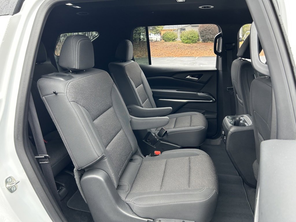 Used 2024 Chevrolet Traverse LT image 47