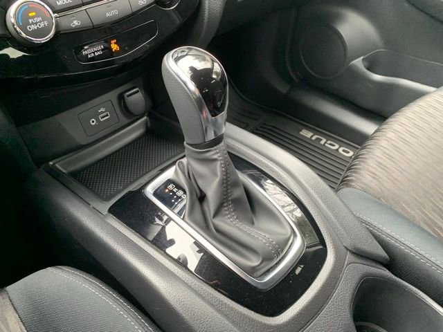Used 2019 Nissan Rogue SV image 22