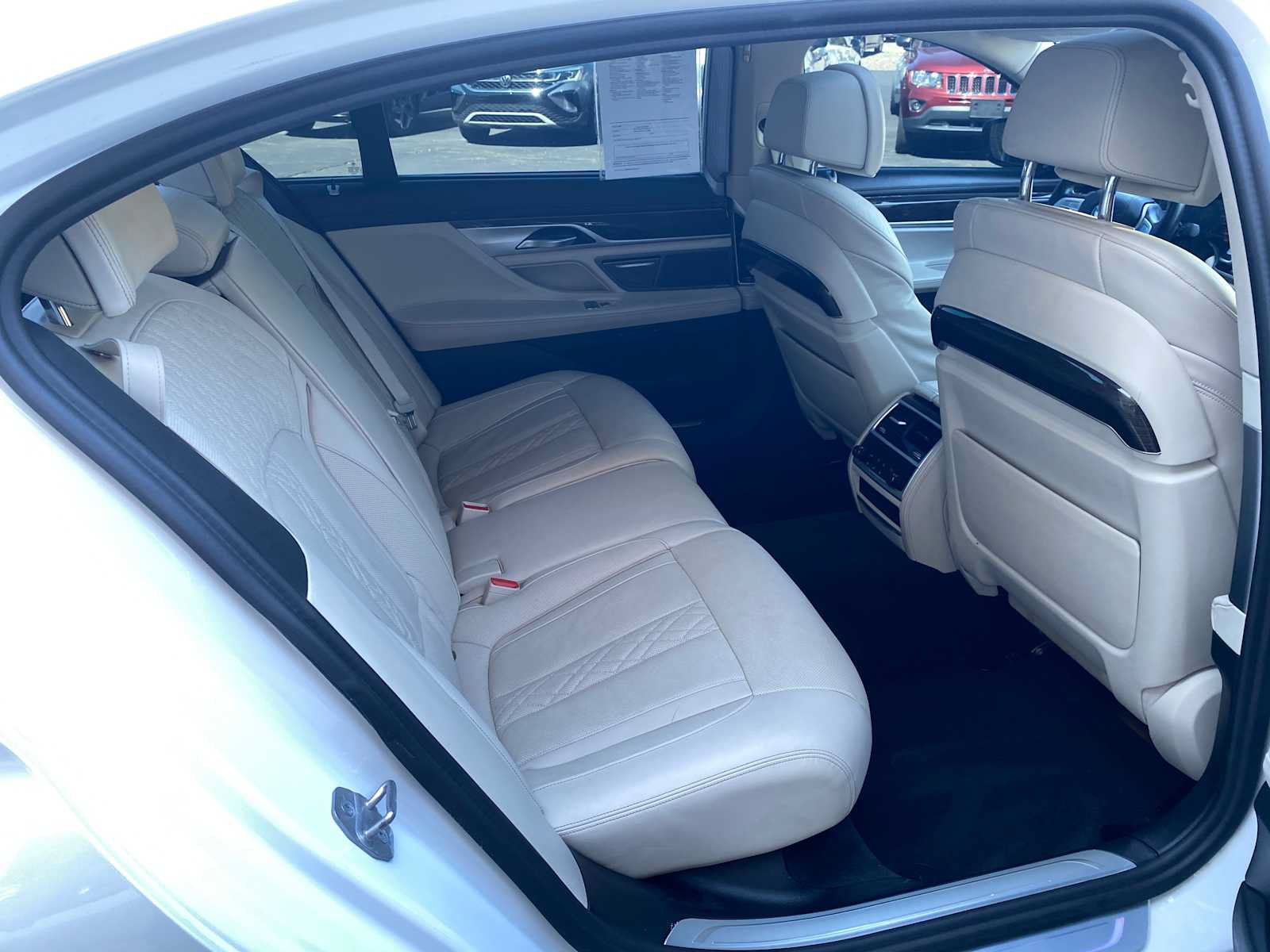 Used 2021 BMW 750i xDrive w/ Luxury Rear Seating Package AWD/4WD image 28