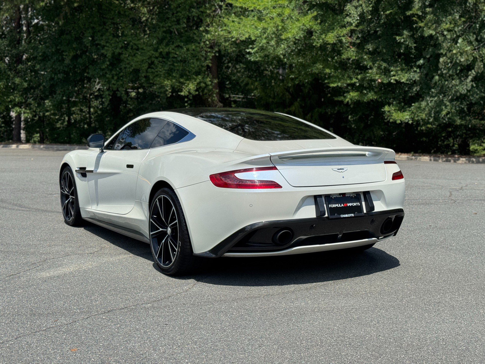 Used 2014 Aston Martin Vanquish Coupe RWD image 8