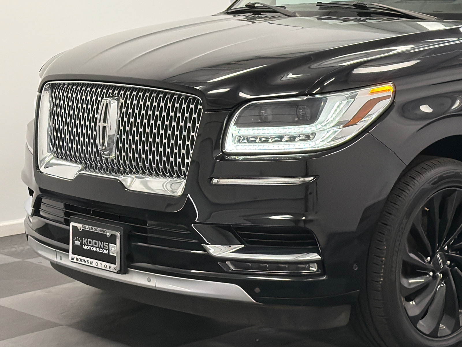 Used 2021 Lincoln Navigator Black Label AWD/4WD image 2