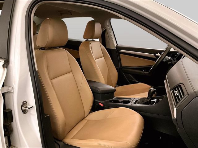 Used 2020 Volkswagen Jetta SE w/ SE Cold Weather Package FWD image 7