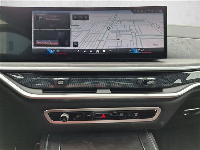 Used 2024 BMW X7 xDrive40i w/ M Sport Package AWD/4WD image 12