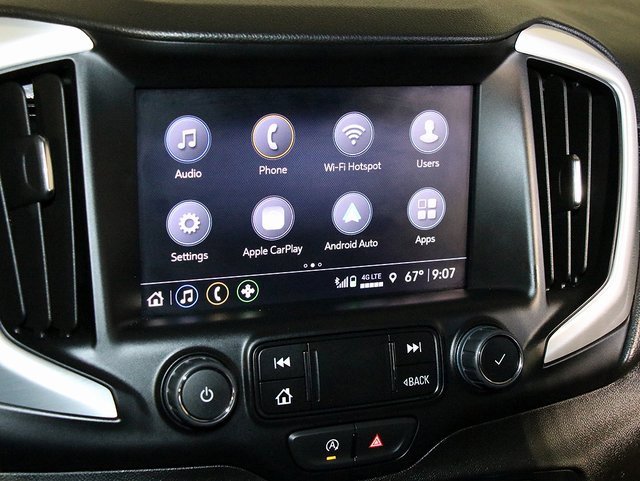 Used 2024 GMC Terrain SLT image 17