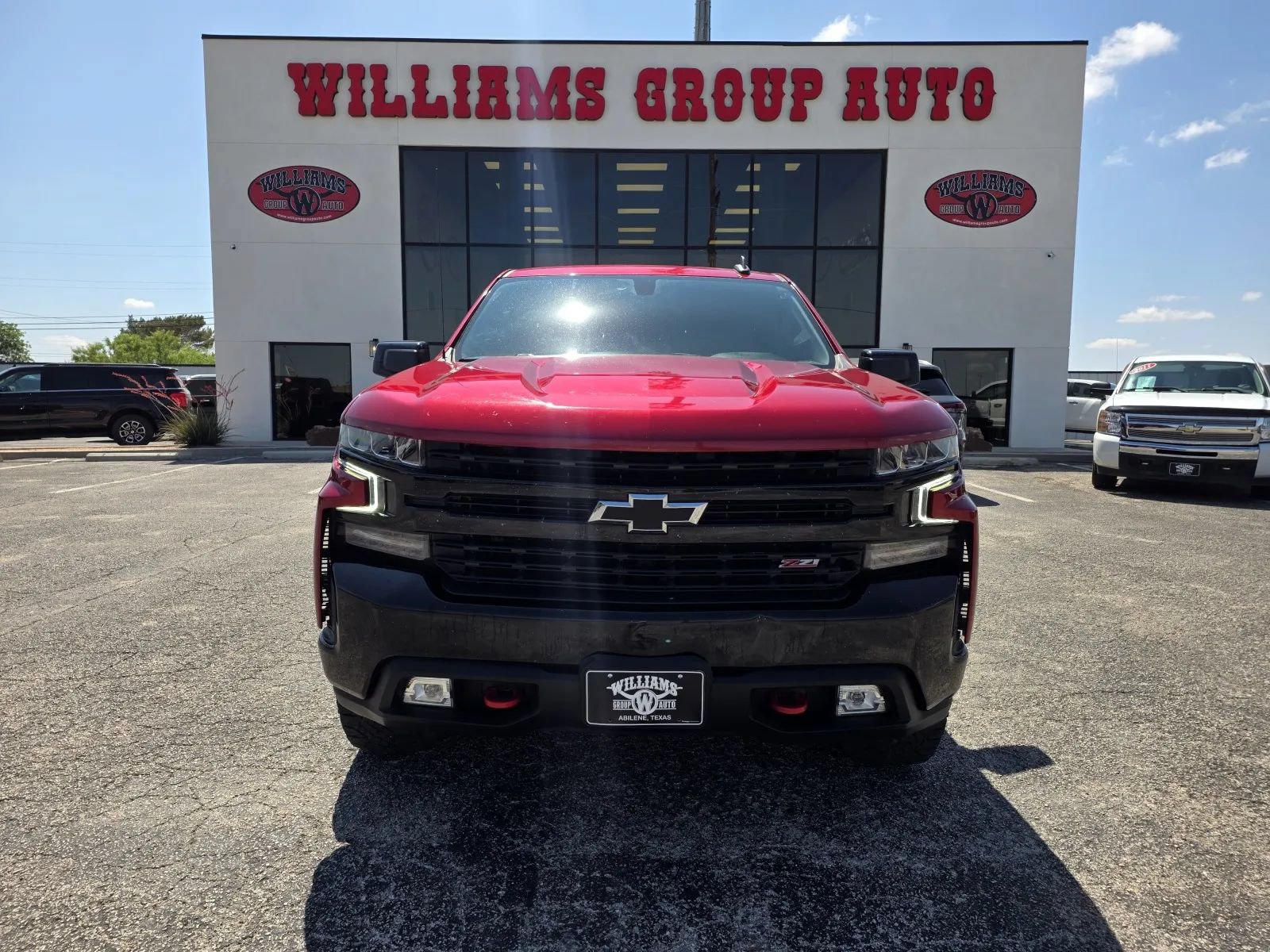 Used 2021 Chevrolet Silverado 1500 LT Trail Boss w/ Convenience Package II AWD/4WD image 2
