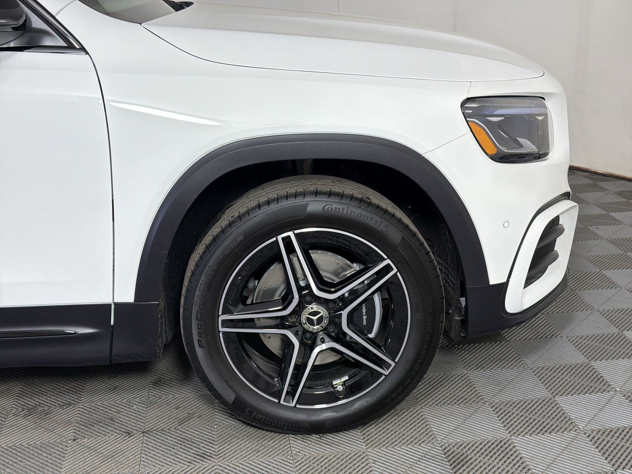 Used 2026 Mercedes-Benz GLB 250 4MATIC image 12